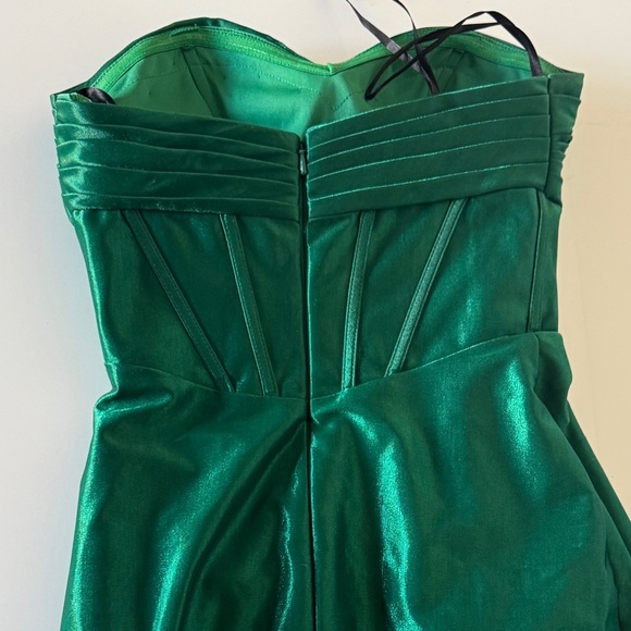 Alyce Paris Elegant Green Strapless Dress - Picture 2 of 7